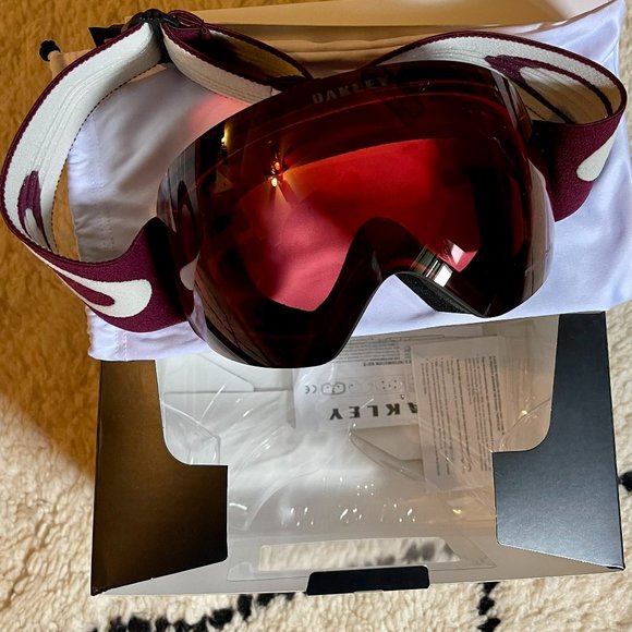Brand New Oakley Flight Deck XL Prizm Snow Rose Goggles - Picture 1 of 8